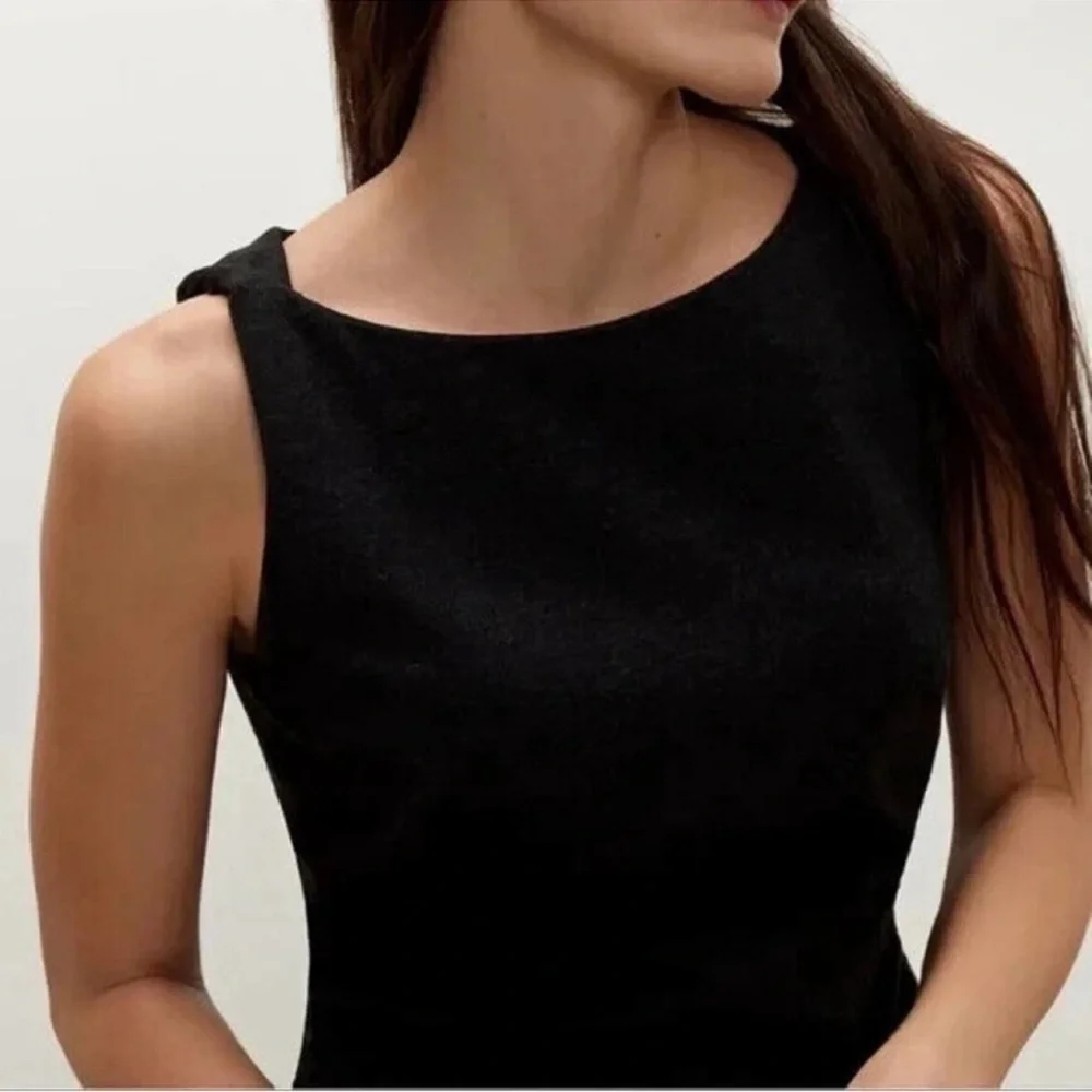MM Lafleur The Lydia Twisted Strap Ponte Sheath Dress
size 6 - Picture 3 of 11